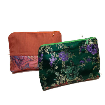 Cosmetic silk bag / Гоо сайхны бүтээгдэхүүний сав